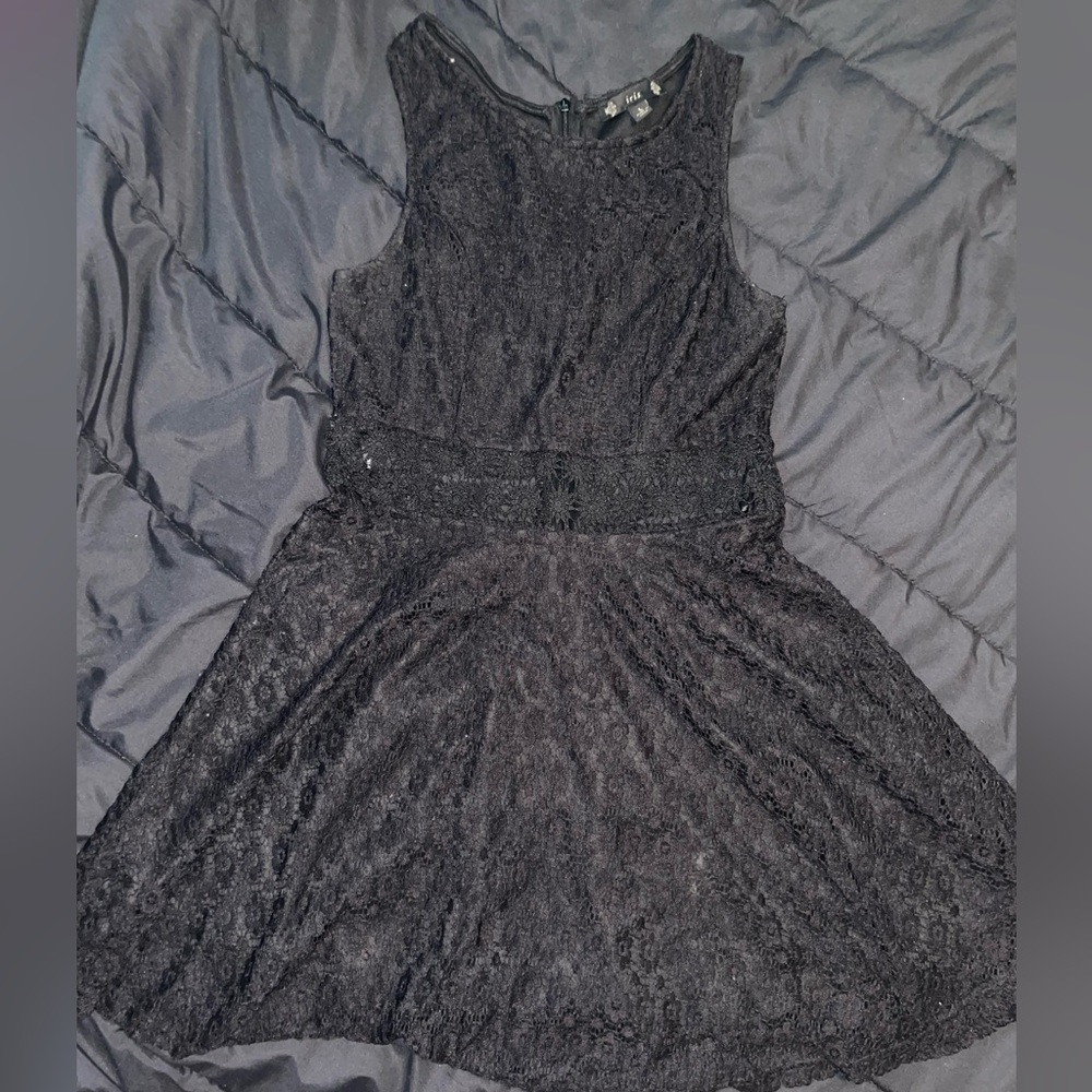 Juniors girls black dress